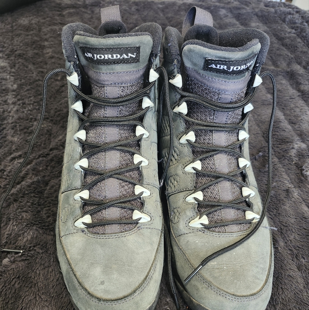Anthracite jordan 9